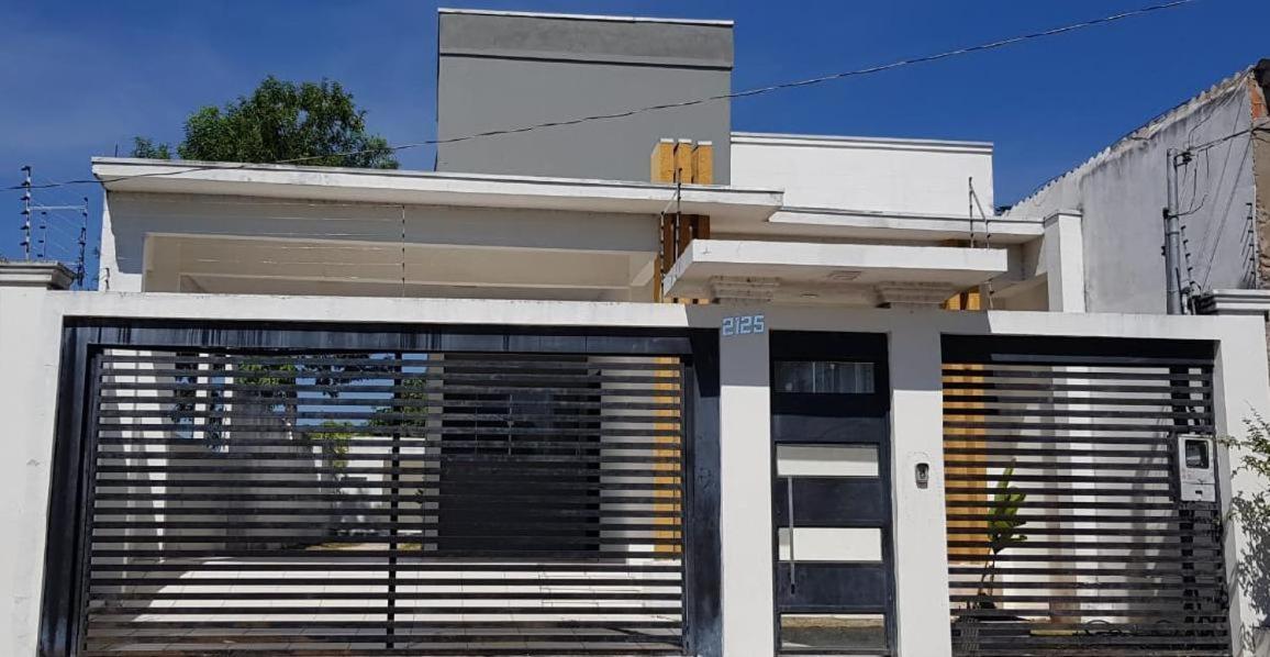 Casa Ampla E Confortavel Proximo Ao Centro コルンバ エクステリア 写真